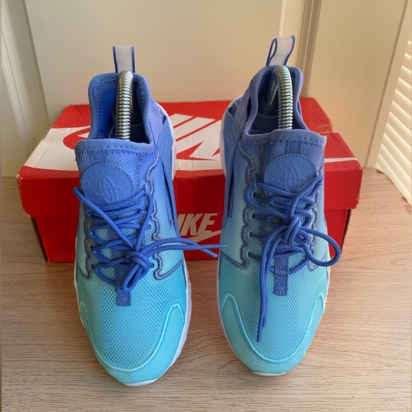 Huarache Run Ombré Blue Sneakers - Women - Picture 5 of 11